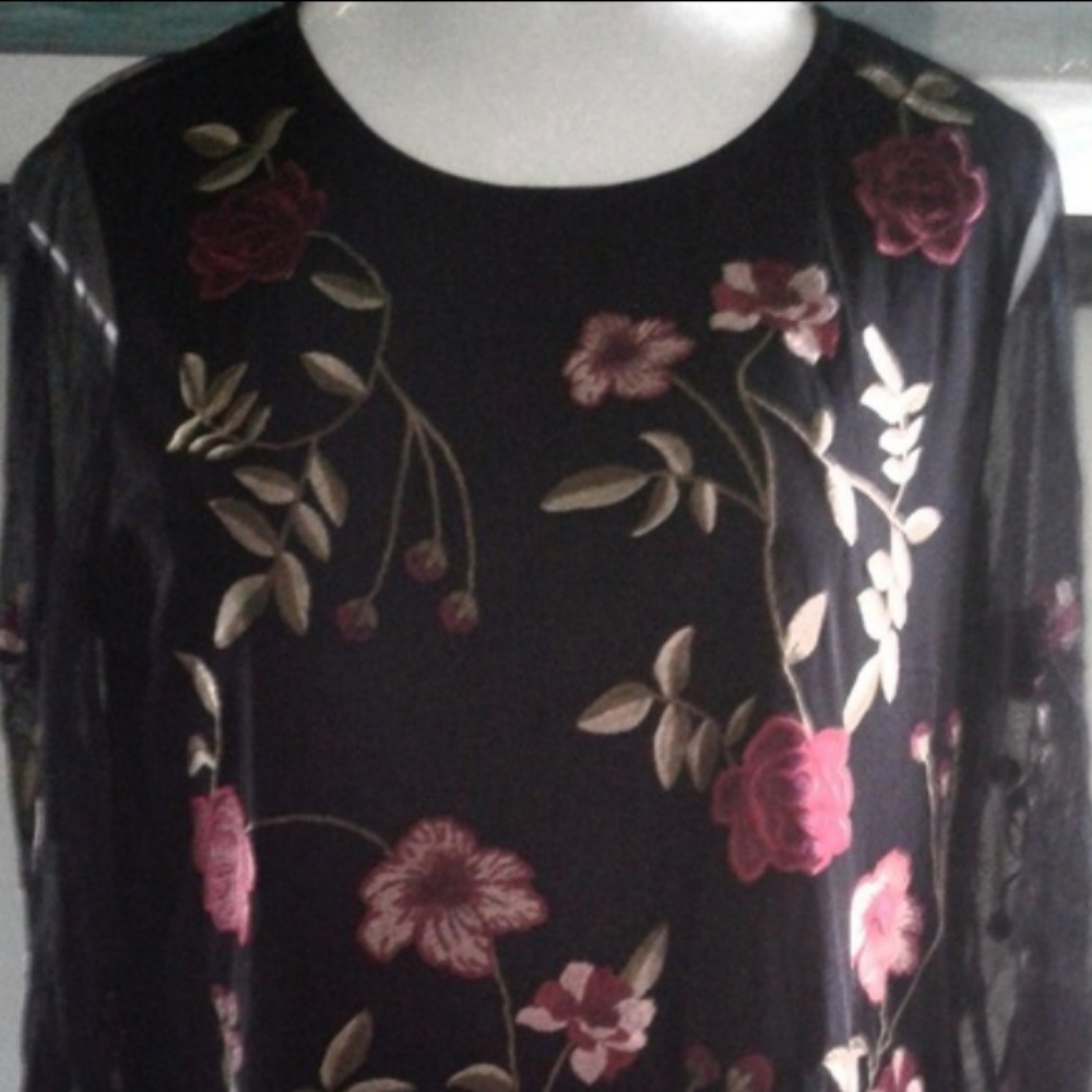 ‼️ FINAL PRICE ‼️🥀 Charter Club Women's Black w/Embroidered Red  Roses Blouse🥀